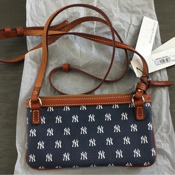 Dooney & Bourke New York Yankees - MLB crossbody purse - Picture 2 of 8